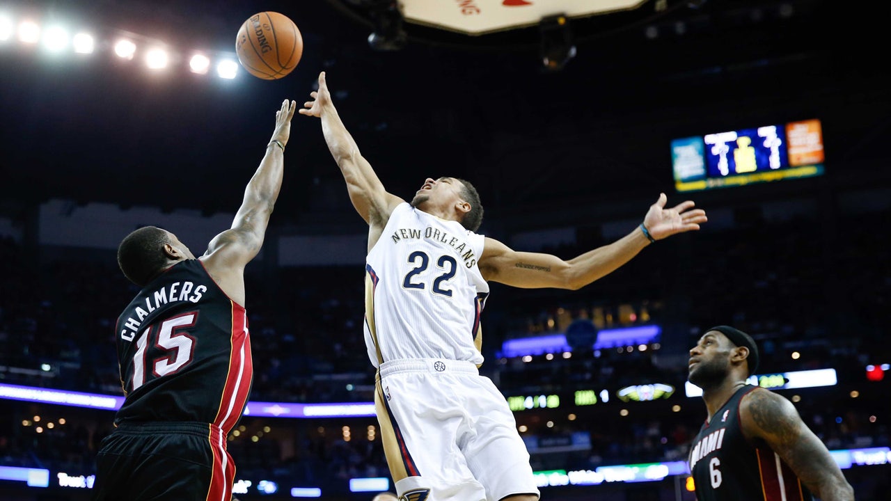 LeBron James nears triple-double, but Heat fall to Pelicans